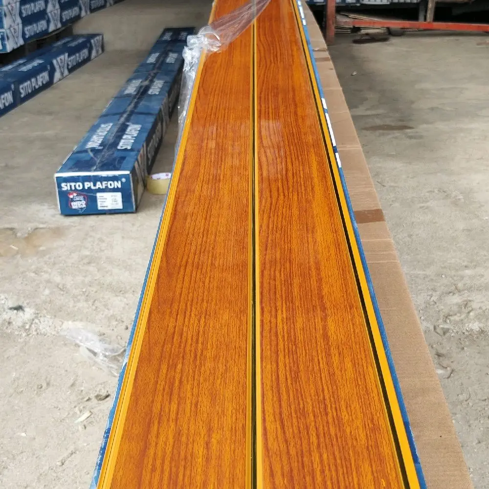 plafon pvc coklat motif serat kayu nat gold glossy SN 703