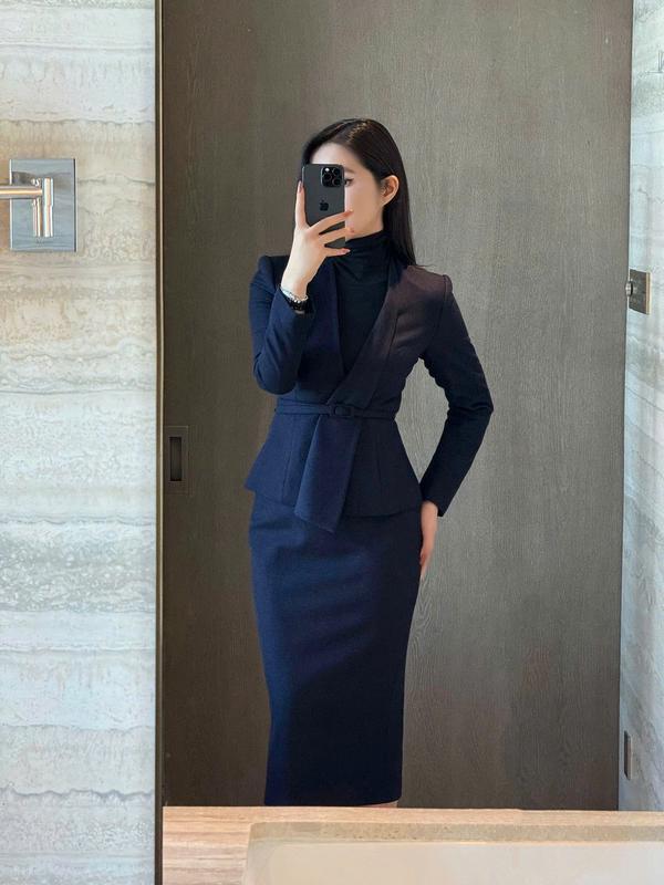 HANNA DESIGN_SET S603 ÁO VEST VÀ CHÂN VÁY BÚT CHÌ TẶNG KÈM ĐAI