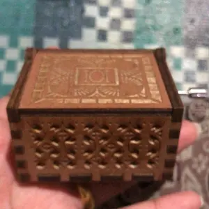 Happy Birthday Music Box Mechanical - Kado Ulang Tahun Unik & Spesial