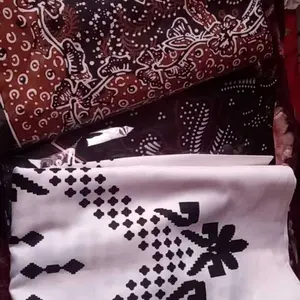 Terlaris harga satuan 30 ribuan 100 Ribu Dapat 4 Pcs Sarung Batik Pekalongan Motif Sarwon Sarung Pria Dewasa Terbaru Sarung Santri Muslim Katun Hitam Tembus Bolak-Balik Bebas Pilih Motif