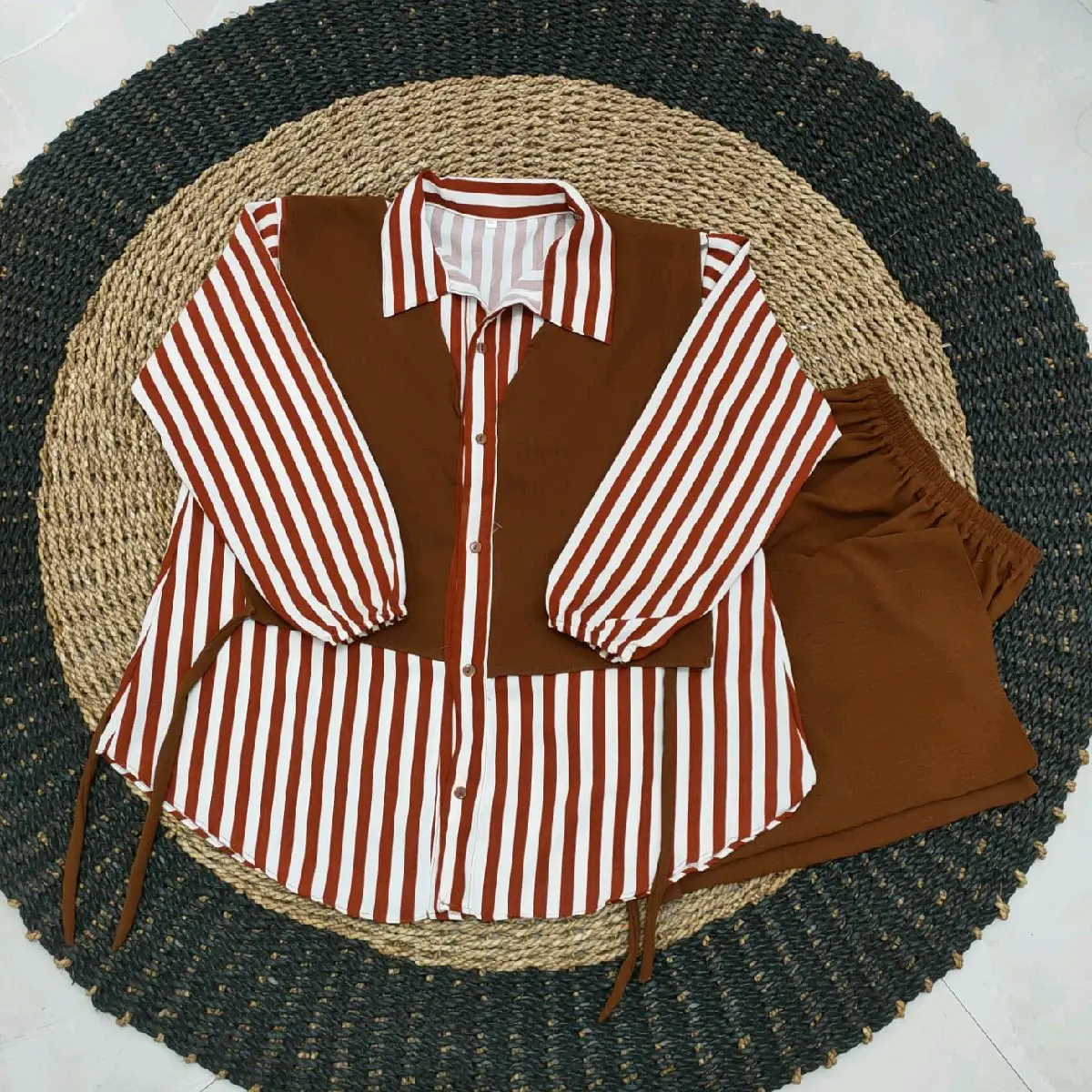 Setelan Celana Motif Salur Model Rompi Ukuran Jumbo LD 120 Bahan Cringkle Airflow Terbaru Setelan Muslimah Wanita Lembut Atasan