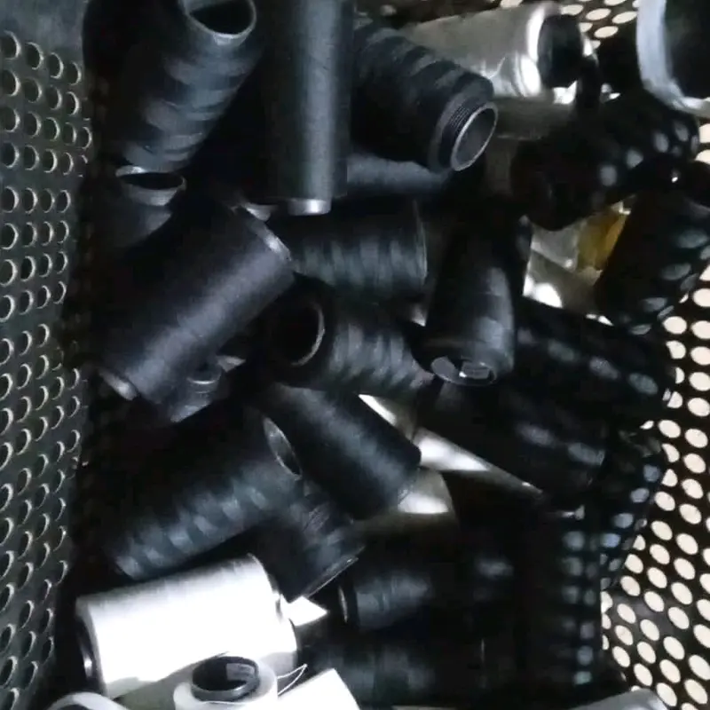 benang jahit warna hitam putih kiloan 0