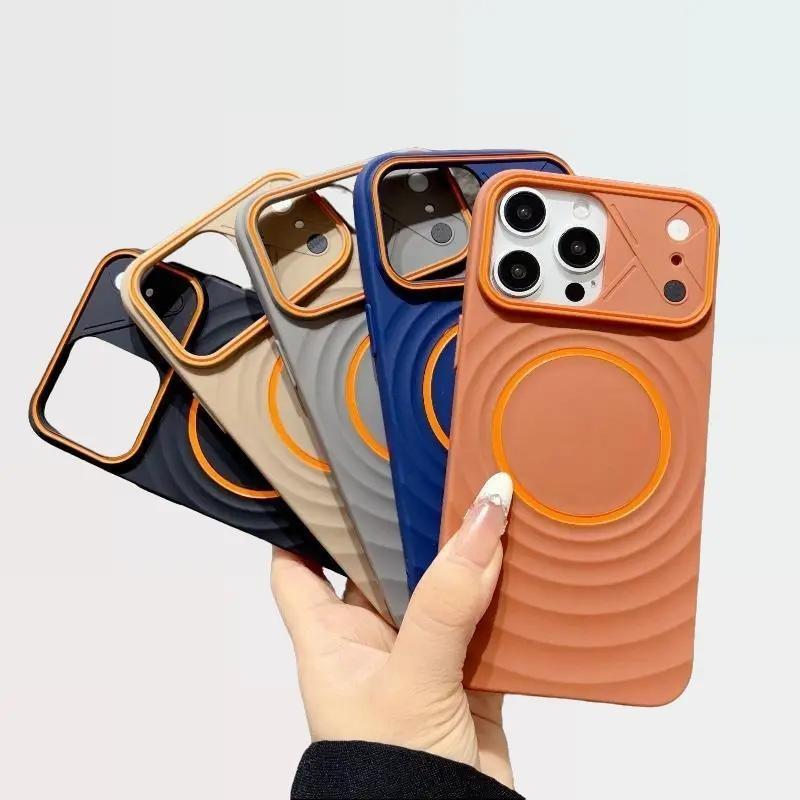 Vỏ điện thoại bằng silicone lỏng, với thiết kế nam châm có họa tiết gợn sóng, tương thích với các dòng iPhone từ 11 đến 17. Hỗ trợ sạc không dây bằng nam châm, chống va đập và vỡ, mềm mại thân thiện với da, chống bám bẩn và vân tay, thiết kế đẹp mắt