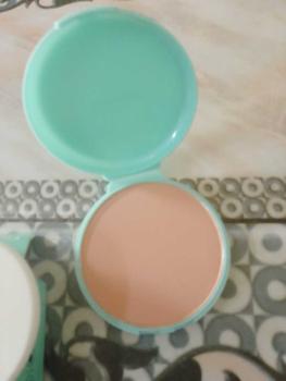 Product Review of WARDAH Everyday Luminous Two Way Cake Refill - Bedak Dengan Hasil Matte Yang Halus Ringan Dengan Kandungan Vit E - Oil Control dengan Hasil Akhir Natural - Makeup from S**i B**l 2