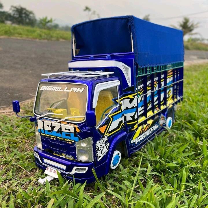 Miniatur truk oleng mainan edukasi anak kekinian bisa oleng kanan kiri bisa maju mundur full Variasi lampu oleng dan terpal 1