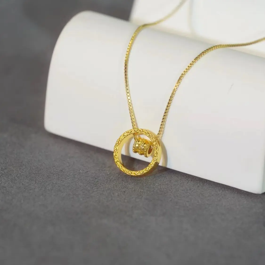 2024 new woven dreamnet necklace women's Mobius ring square pendant light luxury senior everything collars trend