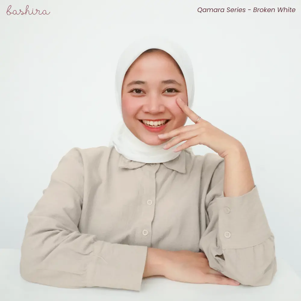 Bashira Hijab - Qamara Series - Broken White (Hijab Polos Segi Empat - Paris Premium)