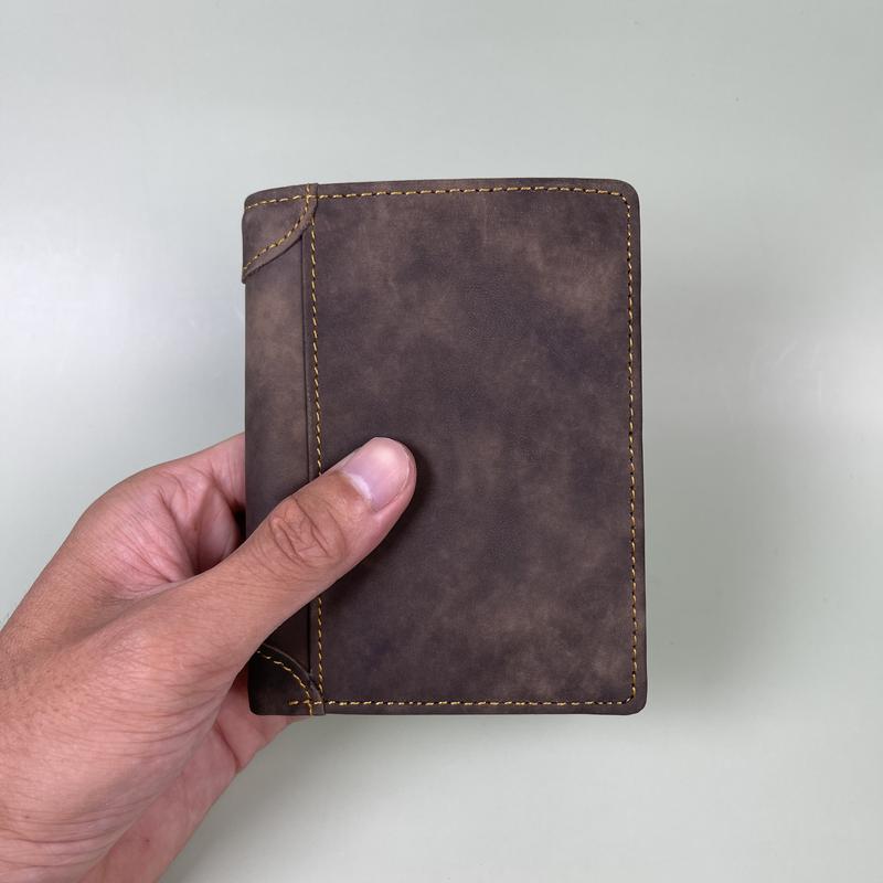 Da Nhập Ví Nam Da Bò Sáp Loang Dáng Đứng Có Ngăn Bí Mật Và Nắp Lật Giữa Nhiều Ngăn Lót Full Da Kích Thước 9.5x12cm Milarno Leather VN Gồm thẻ bảo hành ví 24 tháng Hộp đựng ví da Thiệp thankyou