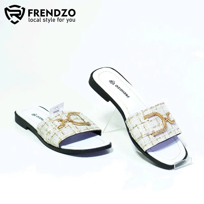 FRENDZO Sandal platform wanita teplek slip on motif rajut Trendy Hitam Selop Cewek Sendal 1