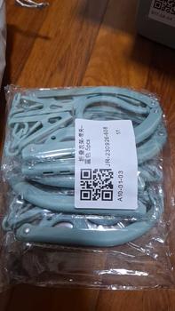 Product Review of SGClothes Hanger with clip Travel Folding Hanger Portable Multifunction Outdoor Non-slip Hanger with Clips Foldable han from N**g N**g T** 0