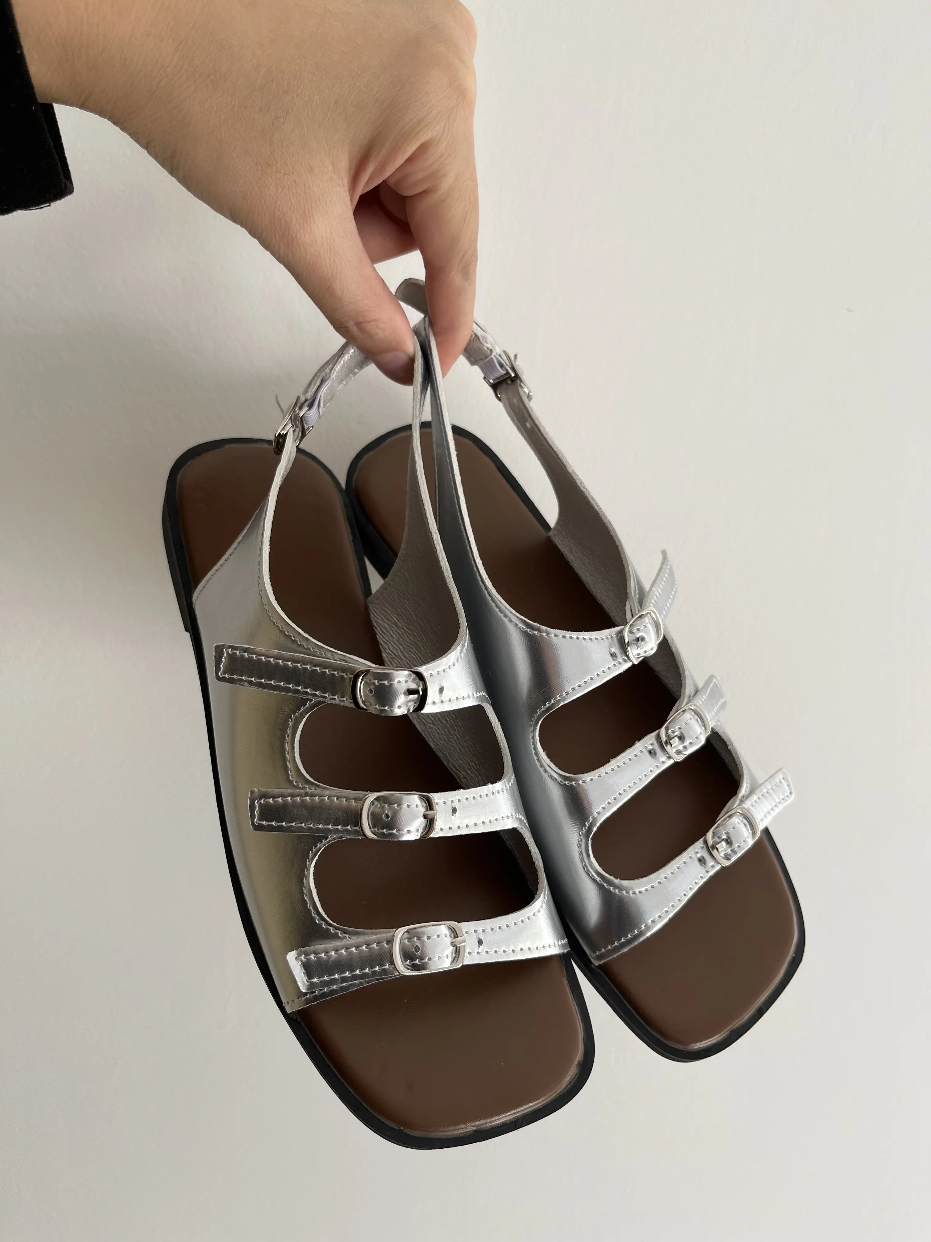 Fashion sandals for women, new arrival Summer 2024, cheap beautiful, retro elegant French style, suitable for beach travel, soft flat bottom, Roman shoes, large size 40 41 42