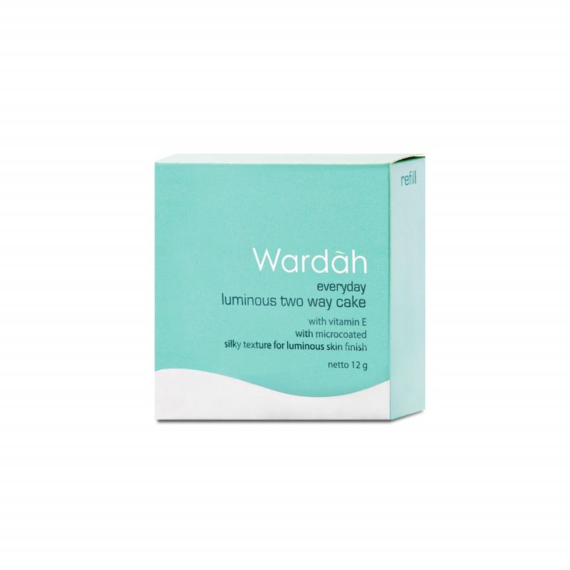 WARDAH Everyday Luminous Two Way Cake Refill - Bedak Dengan Hasil Matte Yang Halus Ringan Dengan Kandungan Vit E - Oil Control dengan Hasil Akhir Natural - Makeup 2