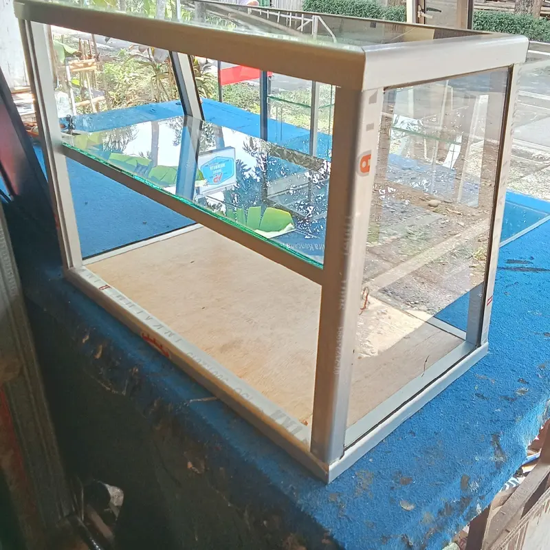 etalase warung makan minimalis 2