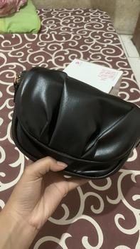 Product Review of [Beli Lokal] Deliwafa -Selempang Wanita Slingbag Premium Tas Canira from 🧚**️ 3