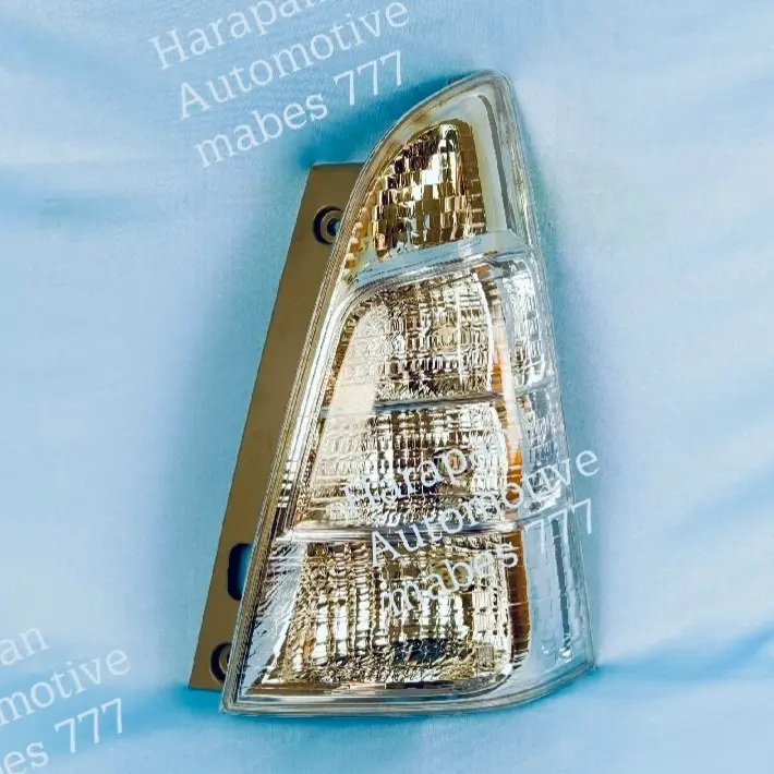 Lampu Stop Toyota INNOVA GRAND Tahun 2012 S/D Tahun 2015 model Bening/Clear (Variasi/Modifikasi)Lampu Stop Belakang
