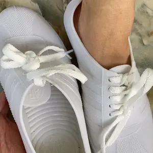 Sepatu Bola AP 963 Putih Cream AP 967 Hitam Karet Lokal Lentur Ringan Anti Air Slip Sepak Bola