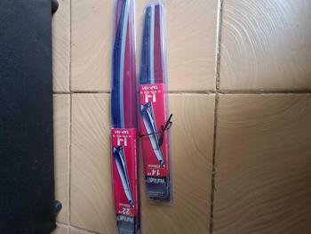 Product Review of Raiton Sepasang Wiper Hybrid Kaca Depan Mobil Toyota New Avanza 22" & 14" -2 Buah/Set - Hitam from H**s 1