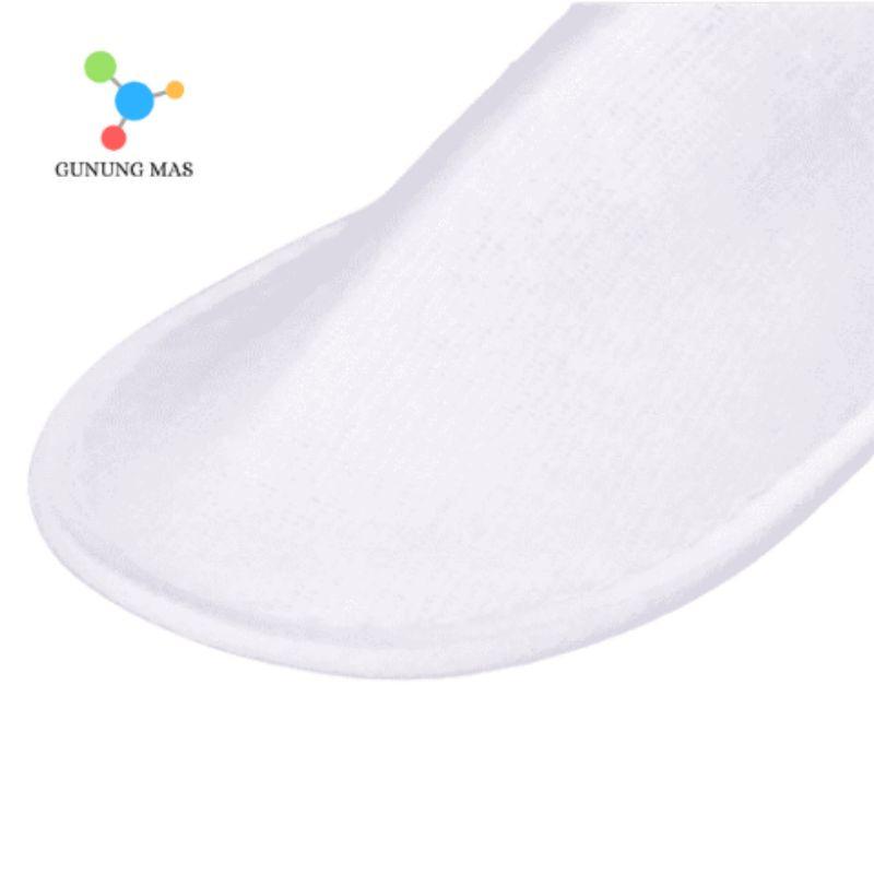 sandal kamar putih polos depan tertutup 1