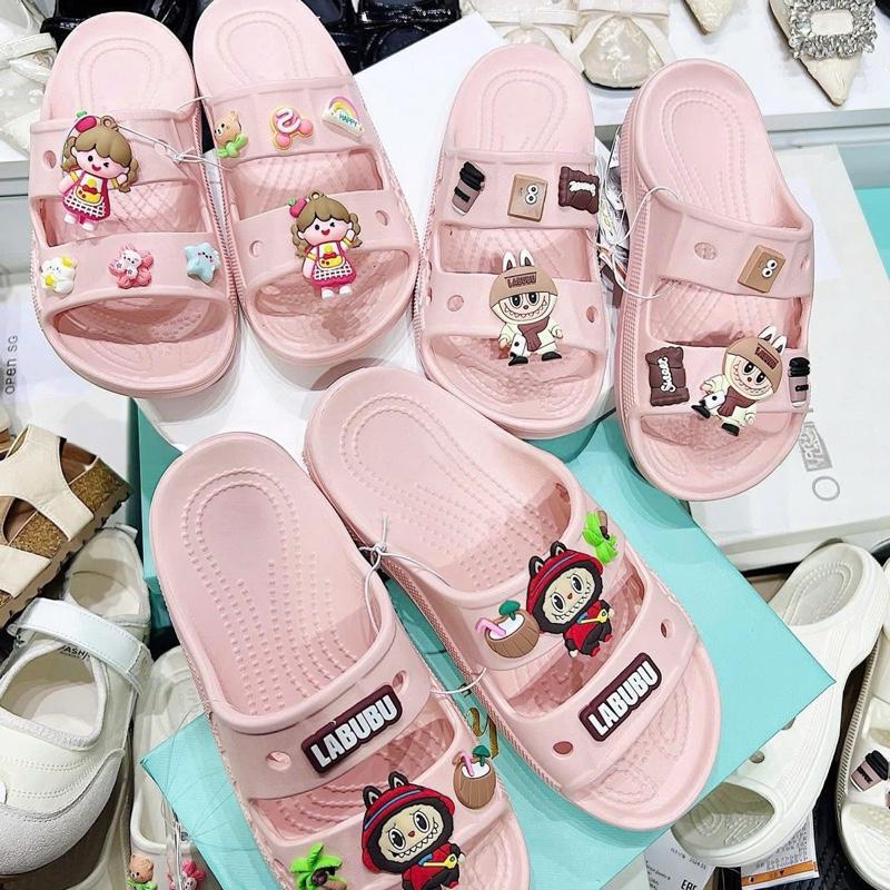 ( đặt tăng 1sz) dép cross 2 quai ngang charm labubu đế cao su non nhẹ hàng qccc DéP Nữ