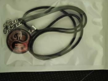 Product Review of Kalung Liontin Yin Yang Art Kaca Cembung Tali Kulit Rantai Stainless Steel from m**👨 0