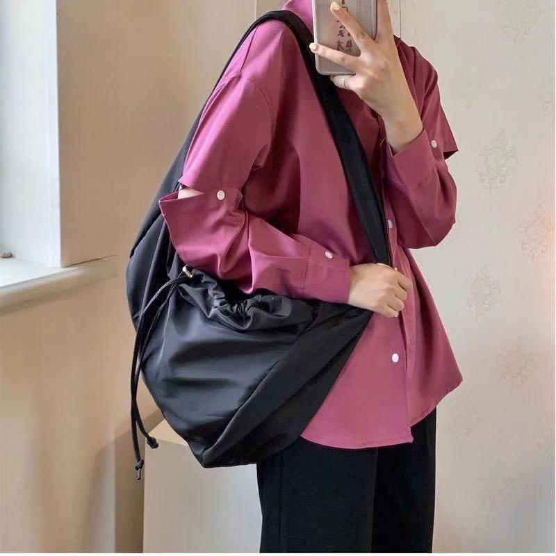 Túi Đeo Chéo Nữ Vải Dù Rút Dây Dáng Túi Cha - Siêu Rộng Đựng Laptop/A4 | Túi Tote Unisex Phong Cách Hàn Quốc Cho Nàng Đi Học, Du Lịch