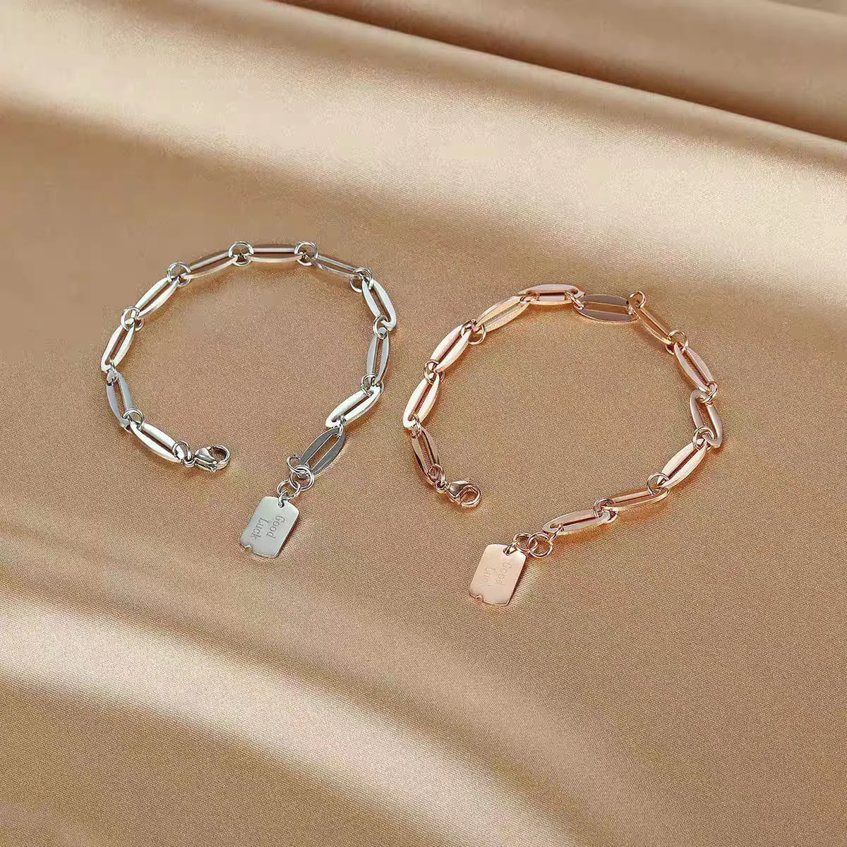Gelang Titanium Wanita Rantai Korean Style Anti Karat dan Tidak Luntur - Bracelets