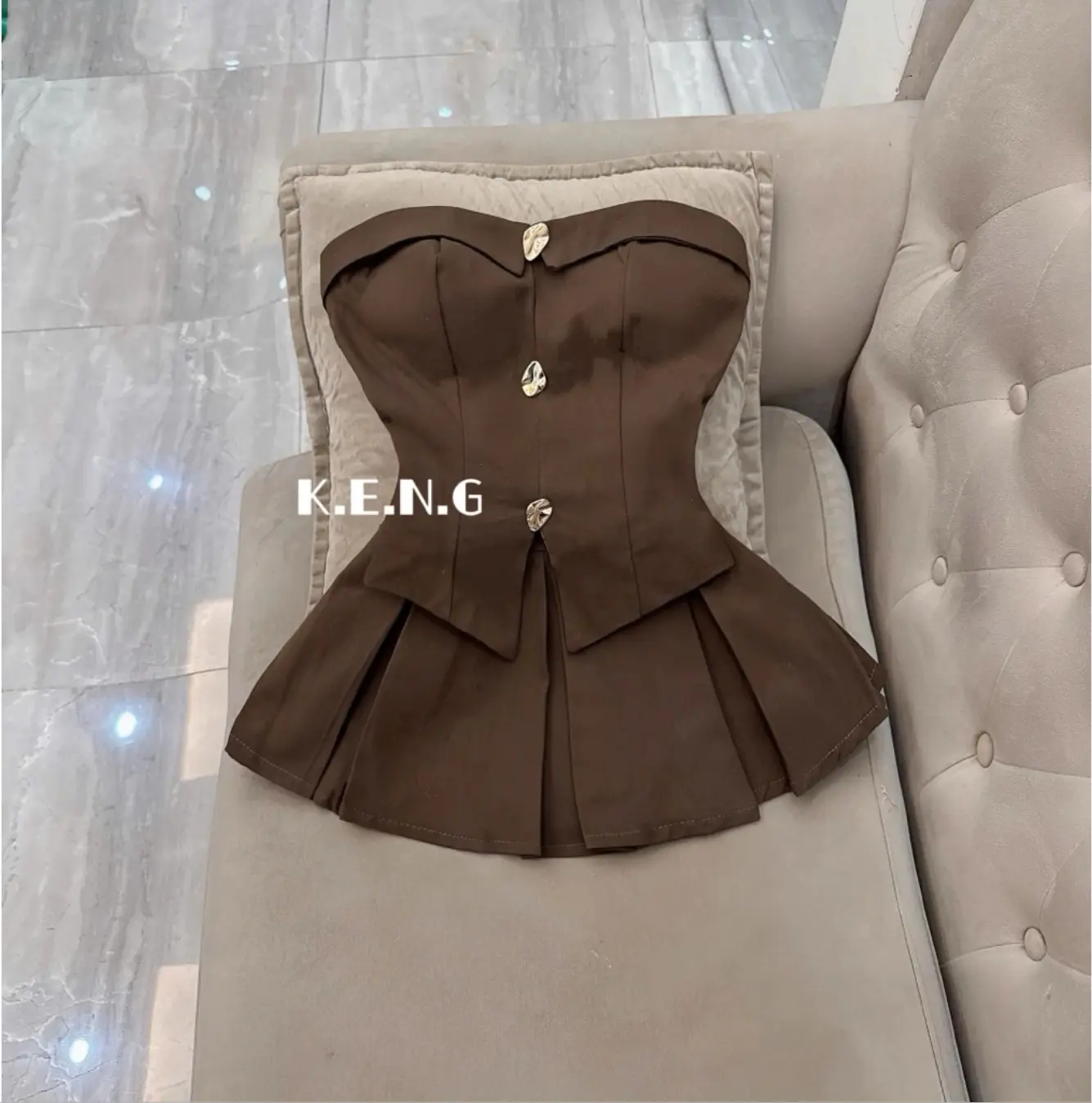 Set áo Kaki cúp ngực đính tang phối chân váy xoè xếp ly siêu đẹp | BigBuy360 - bigbuy360.vn Set áo Kaki cúp ngực đính tang phối chân váy xoè xếp ly siêu đẹp | BigBuy360 - bigbuy360.vn