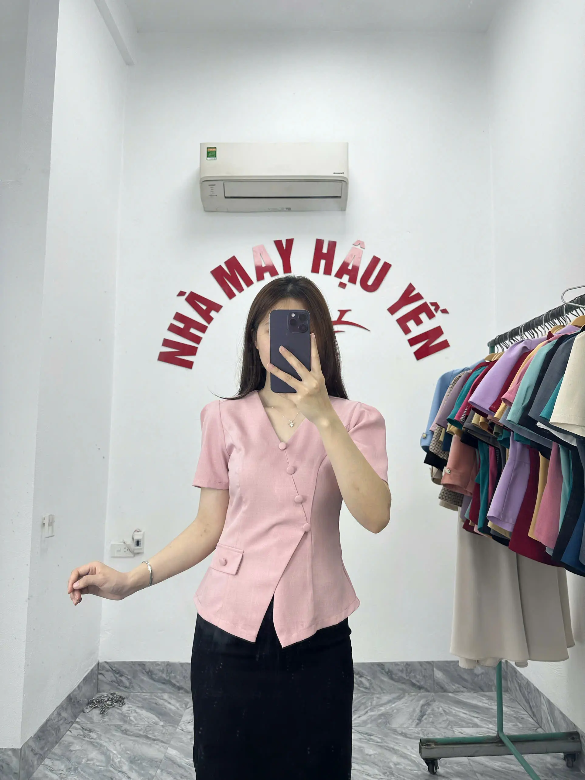 Áo thiết kế nhà may Hậu Yến V37 chất xước thái có độ co giãn nhẹ thấm hút mồ hôi hạn chế nhăn nhàu
