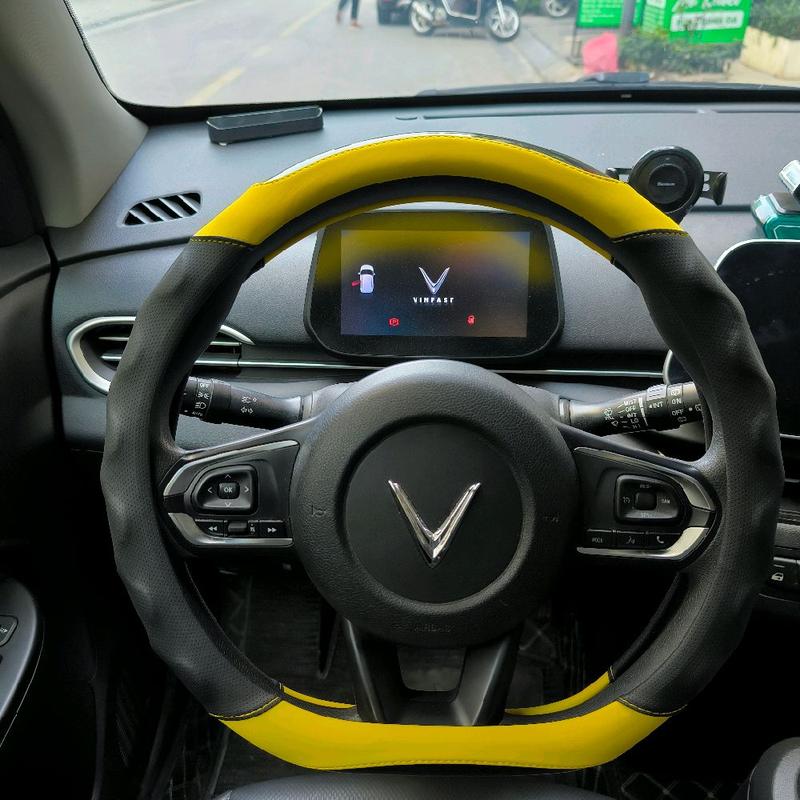 Bọc Vô Lăng Vinfast VF3 VF5 VFe34 VF8 VF9 Herio Green Nerio Green Dcut Da Xịn Carbon Màu Hồng Đỏ Đen Xanh Vân Gỗ Phong Cách Thể Thao Phụ Kiện Nội Thất Xe Ôtô