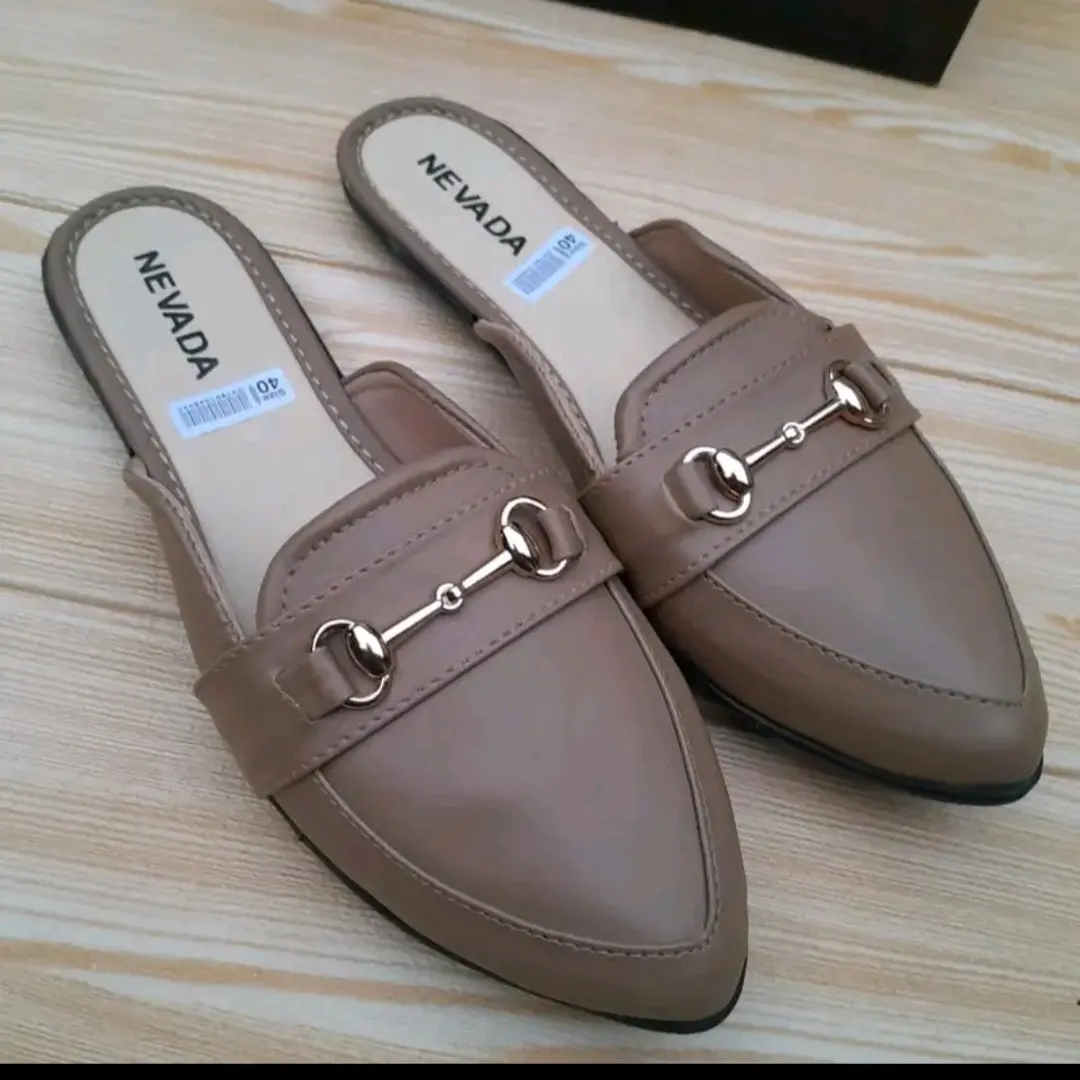 Sandal flatshoes wanita terbaru // sandal slop wanita kekinian  // sandal slop wanita non slip model trendy