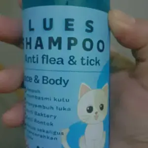 shampoo kucing dan anjing anti kutu dan jamur dan pelembut netto:250 ml cairan anjing & kucing
