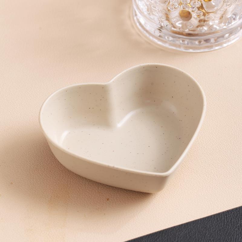 Creative Wheat Straw Heart Shape Seasoning Dish Mini Washable Salted Cabbage Dish Unbreakable Nordic Style Soy Sauce Dishes Home 4