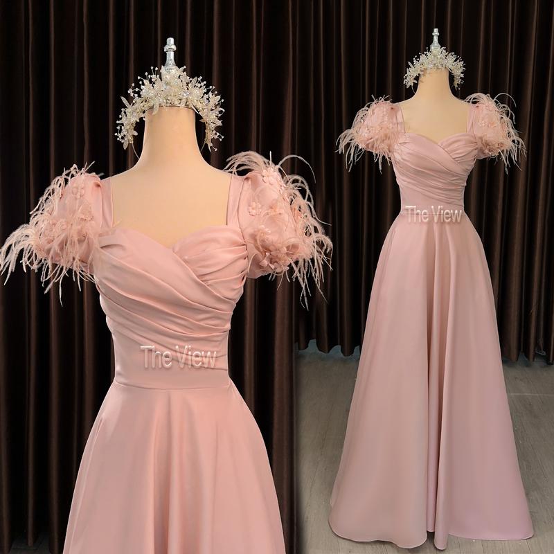  Váy cưới màu hồng nude Maxi tay bồng lông vũ màu hồng nude chất liệu phi nhật mặc đi bàn mã 220 Dress 