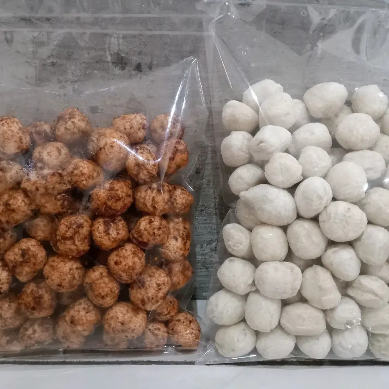 mix 500grm kerupuk bakso ikan original+pedas seblak Snack Makanan Kering 1