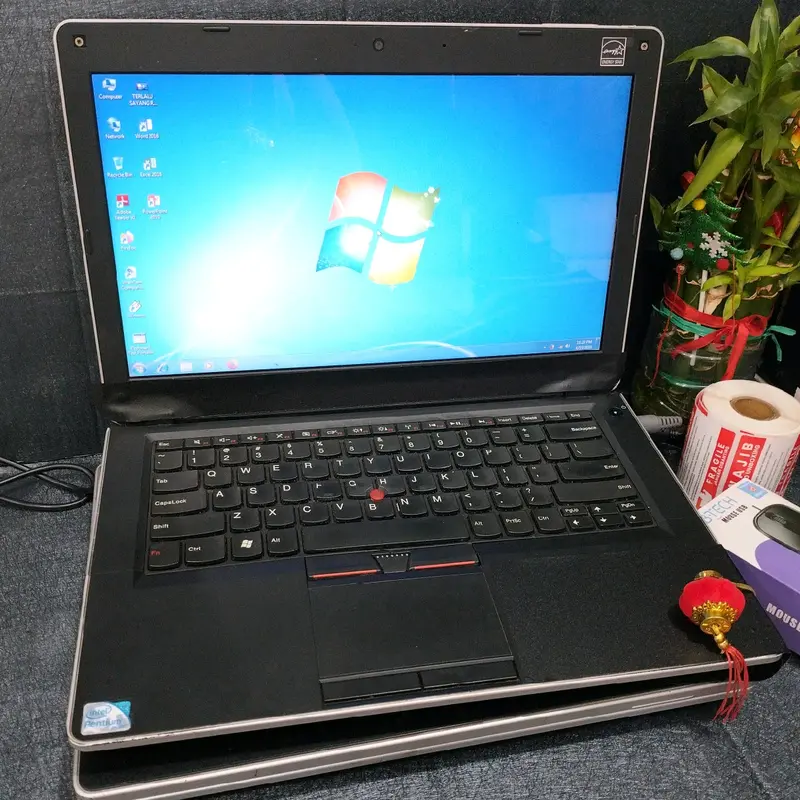 LaptopE4O seri i5 ram 4gb Hdd 320gb Windows 7 0