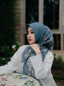 Scarf ByLauraKusworo Jasmine Scarf - Hijab Motif - Hijab Voal Premium