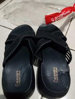 Product Review of [MACKER'S] 2433 Sandal Slop Tali Silang Sandal Karet Wanita Tinggi Tebal Ringan Kasual Anti Licin from A**m P**i 0