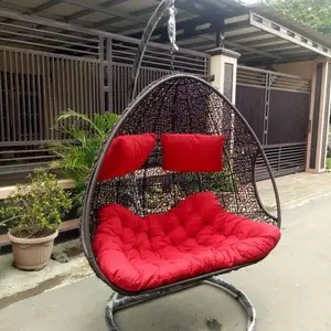 Ayunan Segitiga Tangan Rotan Sintetis