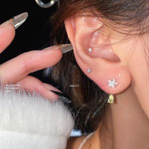 EAR PARTNER-ユニークで個性的なデザインの高級感あるスタースタッドピアス(eh-3433)