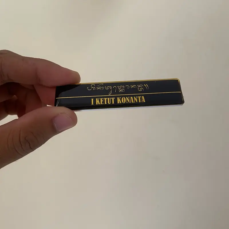 Nametag papan nama dengan tulisan aksara bali warna emas 2