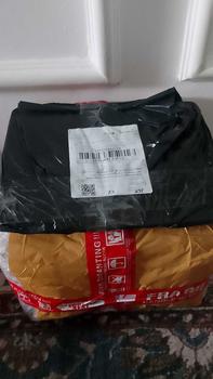 Product Review of Paket Castangel,kacang,nastar,bola² susu from D**n b**n N** 2** 0