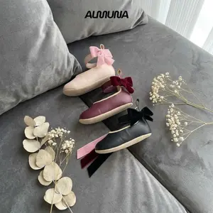 almuna Sepatu bayi perempuan usia 0-12 bulan, model baru musim semi dengan pita, anti selip, sol lembut, bergaya dan modis, sepatu gaun putri