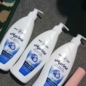 Marina Hand Body Lotion UV White - Healthy & Glow Pump [350 ml / 3pcs] - Exp : 09.2027