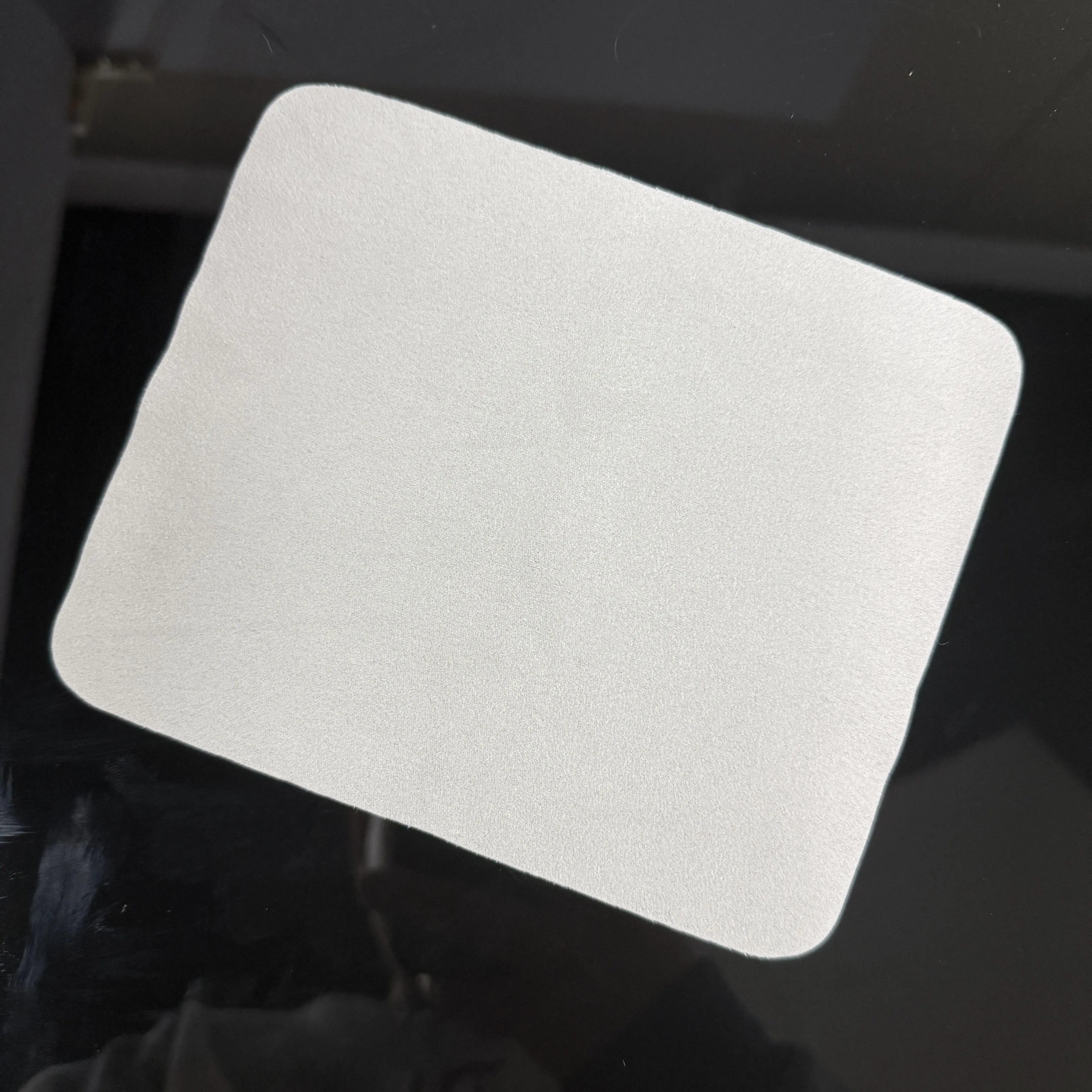 Vải lau ống kính Microfiber da lộn màu xám cao cấp, siêu mềm, không xước, thích hợp cho kính, kính râm và ống kính máy ảnh