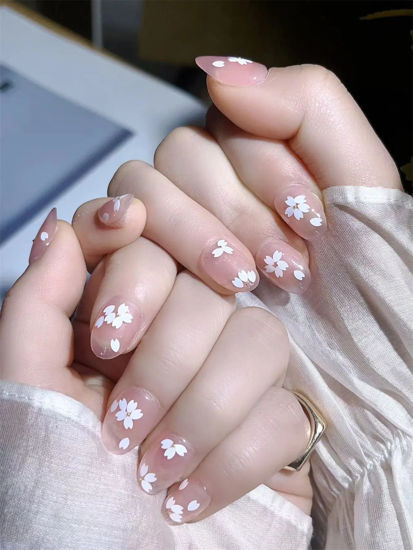 B003 100% handmade press on nails false nail nail stikcers cute elegant diamond nail glue 2024 new year nailart design