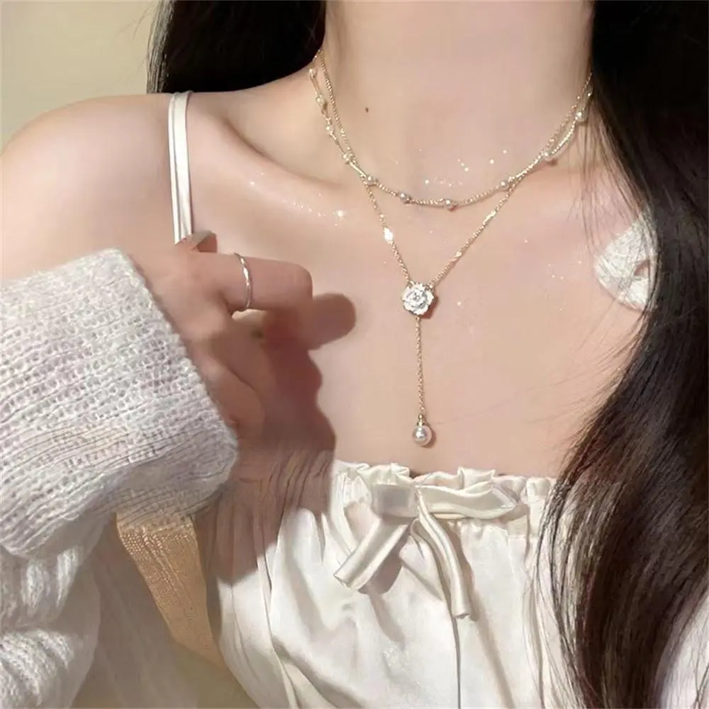 Creative Fashion Korean  Double-layer Camellia Flower Pendant Necklace for Wopmen French Temperament Clavicle Chain Jewelry for Girlfriend Gift