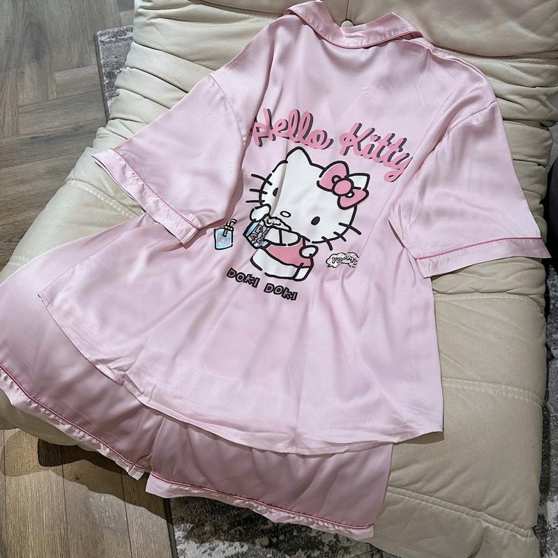 Bộ ngủ lụa hồng hello kitty áo cộc quần đùi SP1542