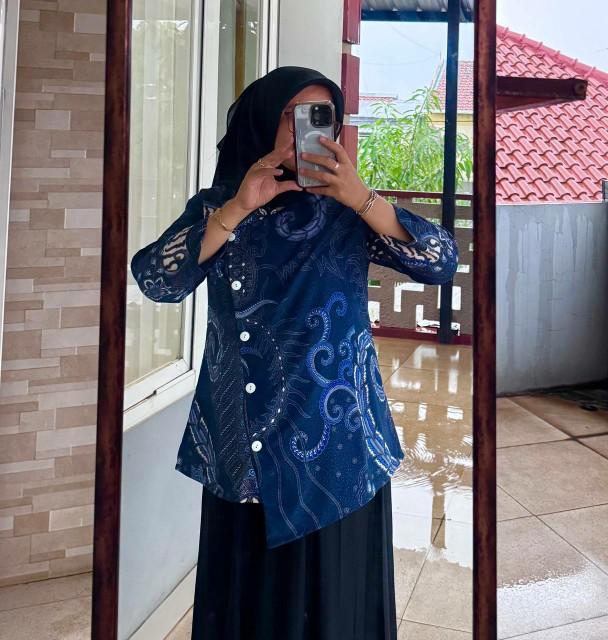 Product Introduction of Baju Kerja Wanita Modern Simpel Atasan Clemira 7/8cm Dewasa Cewe Top Casual-Katun,Panjang,Oversize,Basik,Hitam,Shakila 2