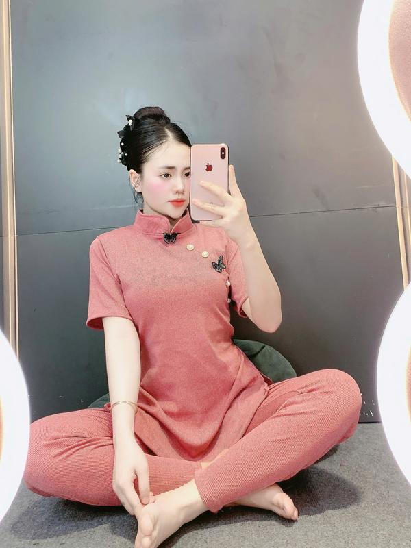 Đồ bộ thun gân tăm lạnh quần dáng ôm áo phối dinh da tay áo ngắn mặc ở nhà đi chơi