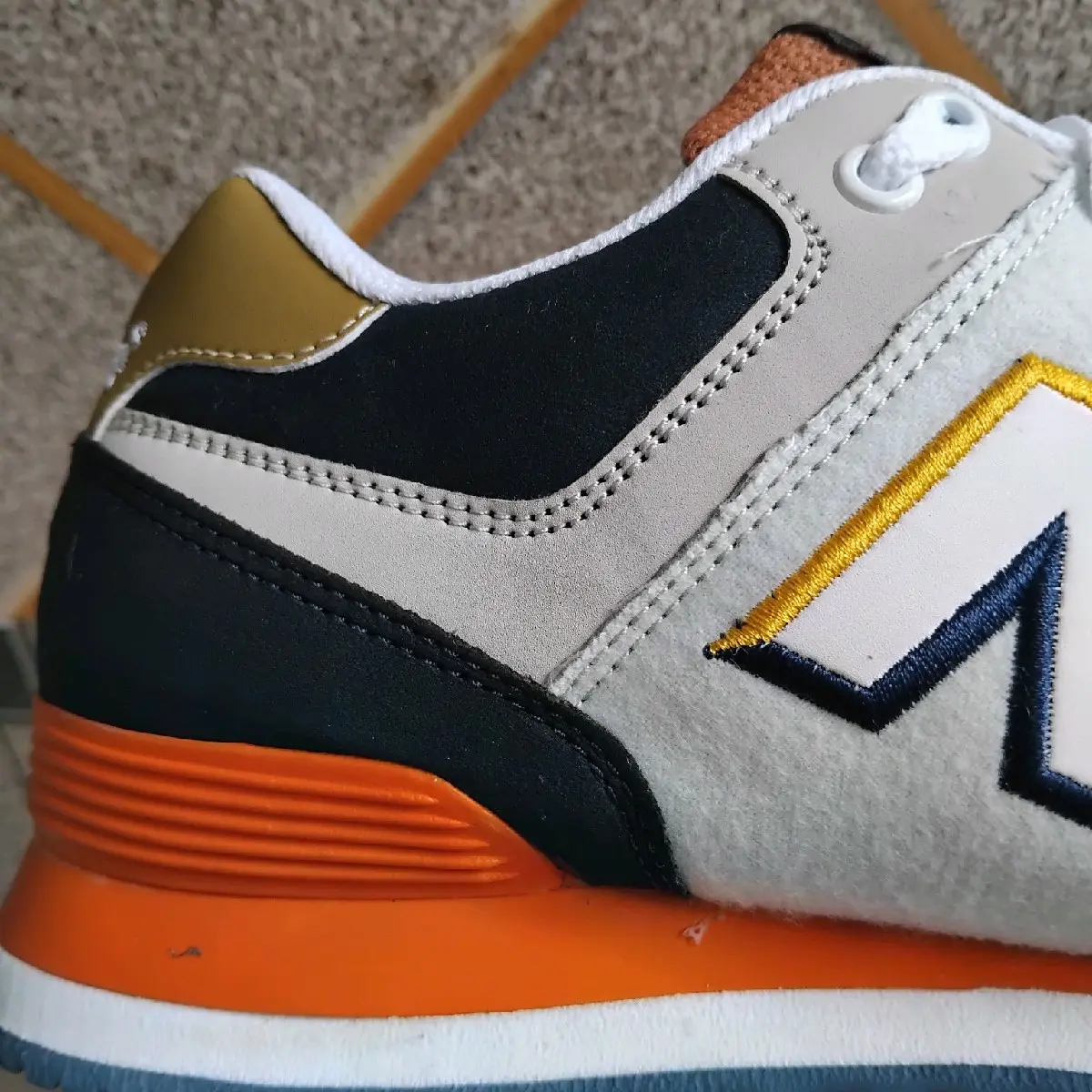 sepatu sneaker kasual pria/wanita sepatu terlaris